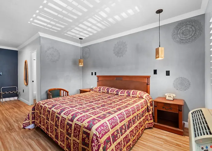 Beverly Inn