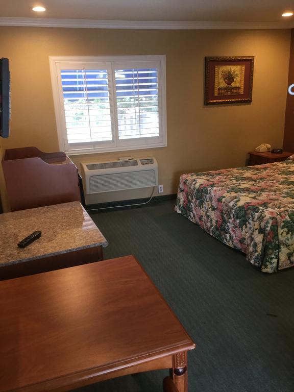 Beverly Motel 2*